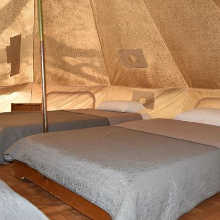 Camping Oliana Eksteriør billede