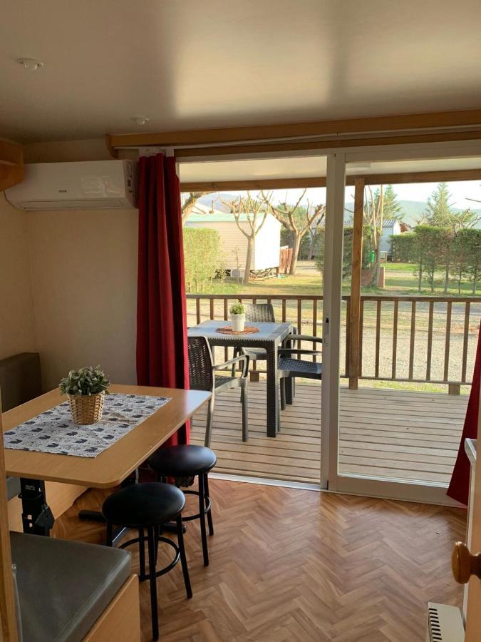 Camping Oliana Eksteriør billede