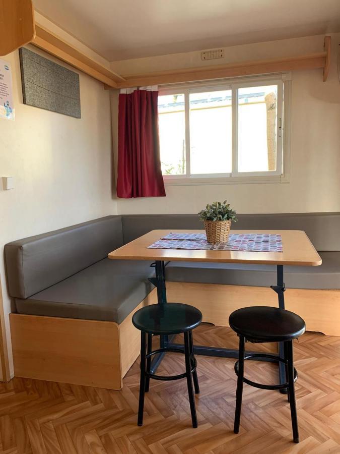 Camping Oliana Eksteriør billede