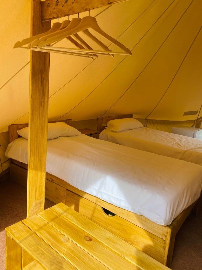 Camping Oliana Eksteriør billede