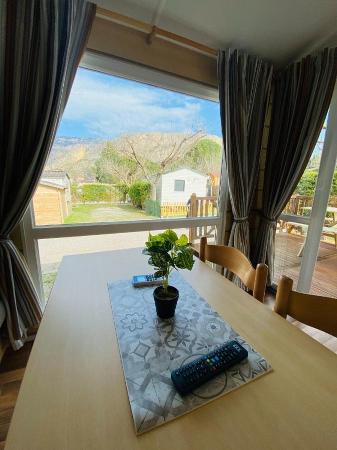 Camping Oliana Eksteriør billede