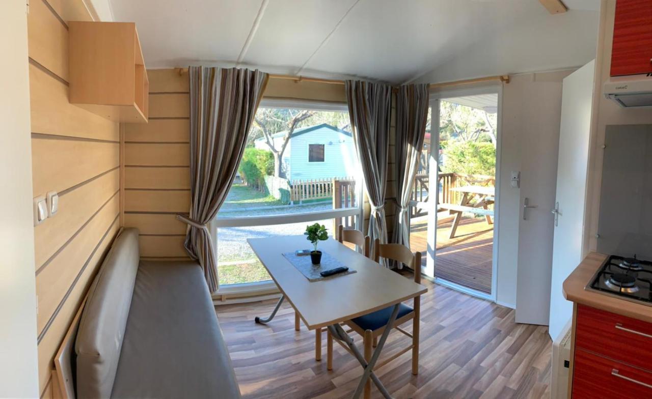 Camping Oliana Eksteriør billede