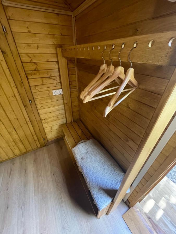 Camping Oliana Eksteriør billede