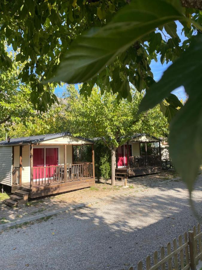 Camping Oliana Eksteriør billede