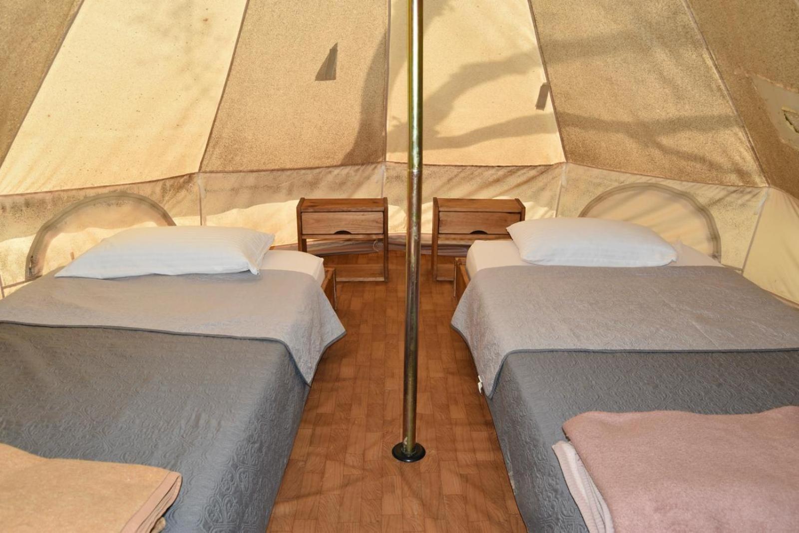 Camping Oliana Eksteriør billede