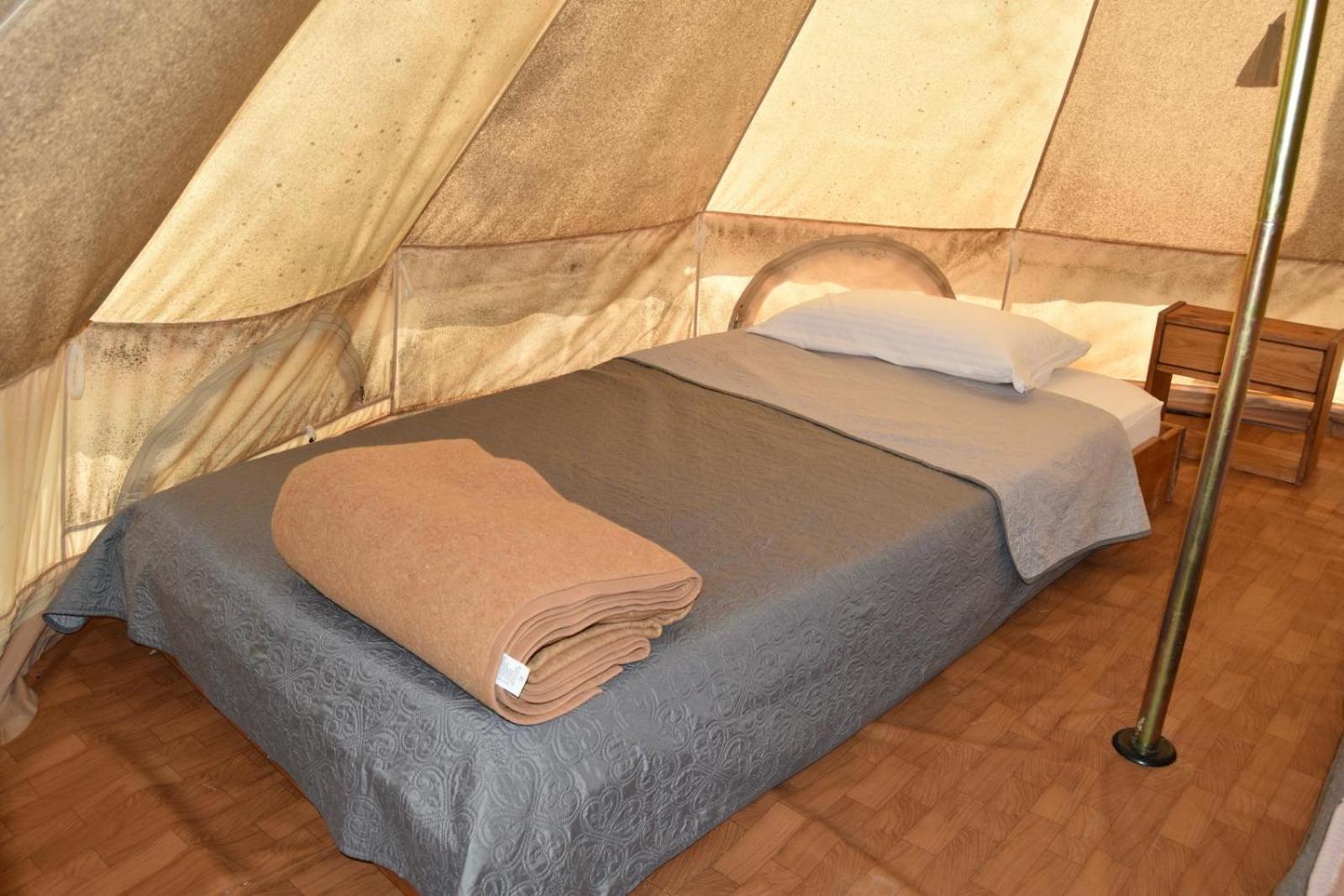 Camping Oliana Eksteriør billede
