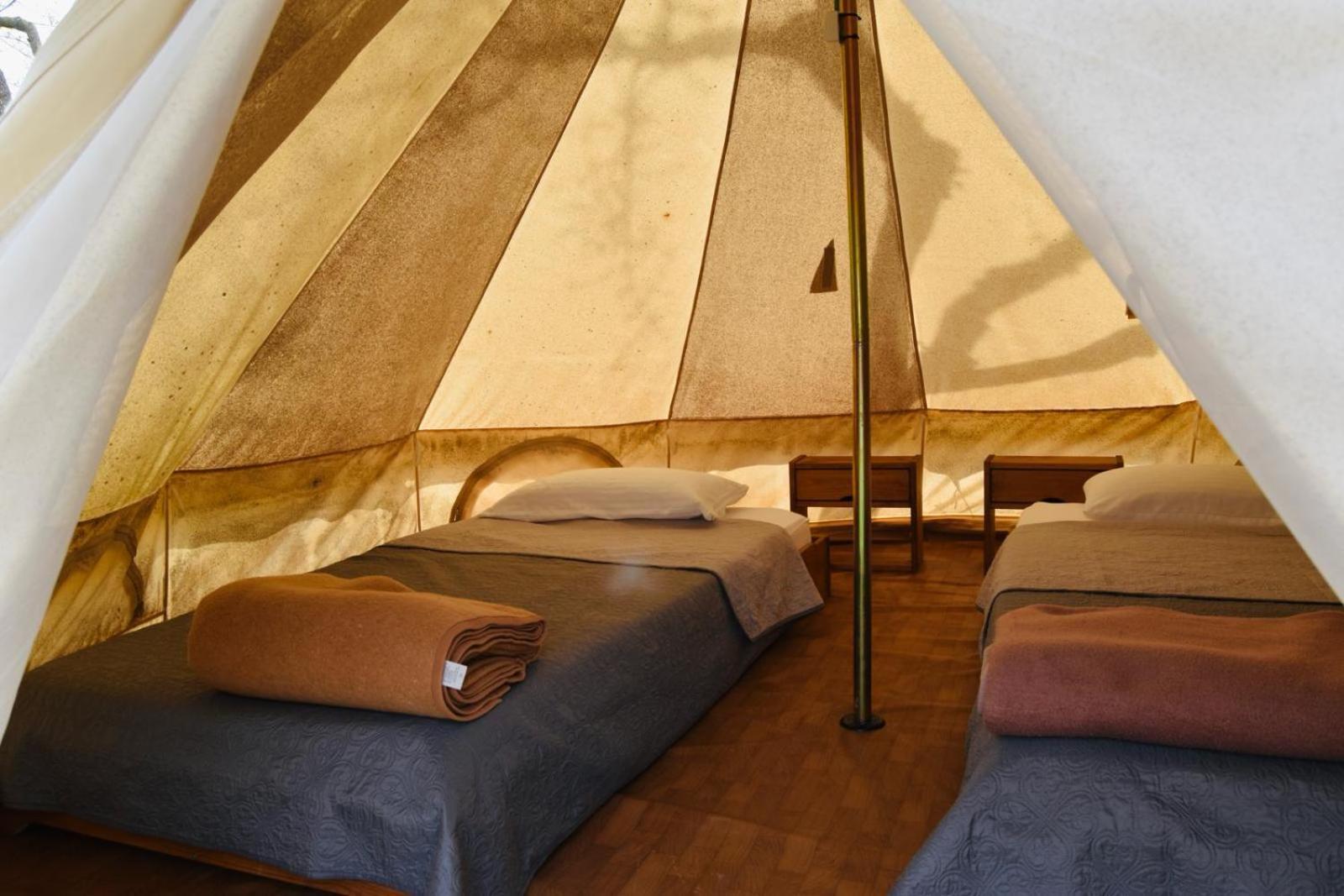 Camping Oliana Eksteriør billede
