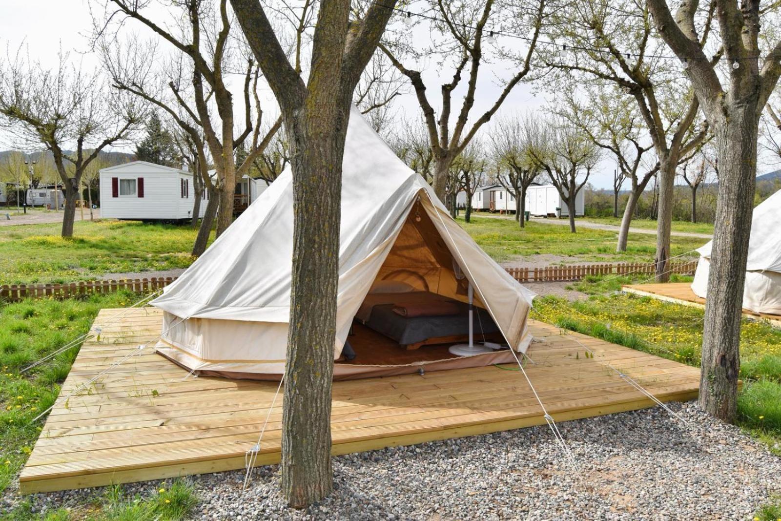Camping Oliana Eksteriør billede