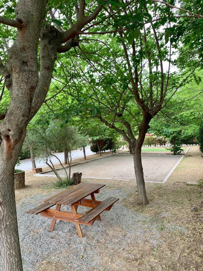 Camping Oliana Eksteriør billede